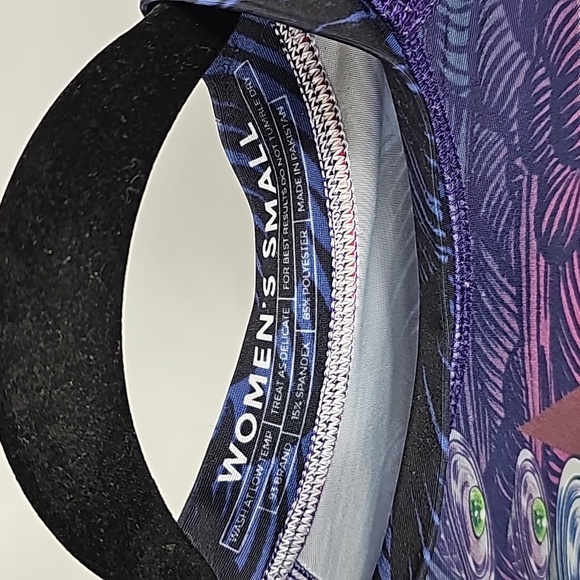 Woman's Shirt - Picture 5 of 6